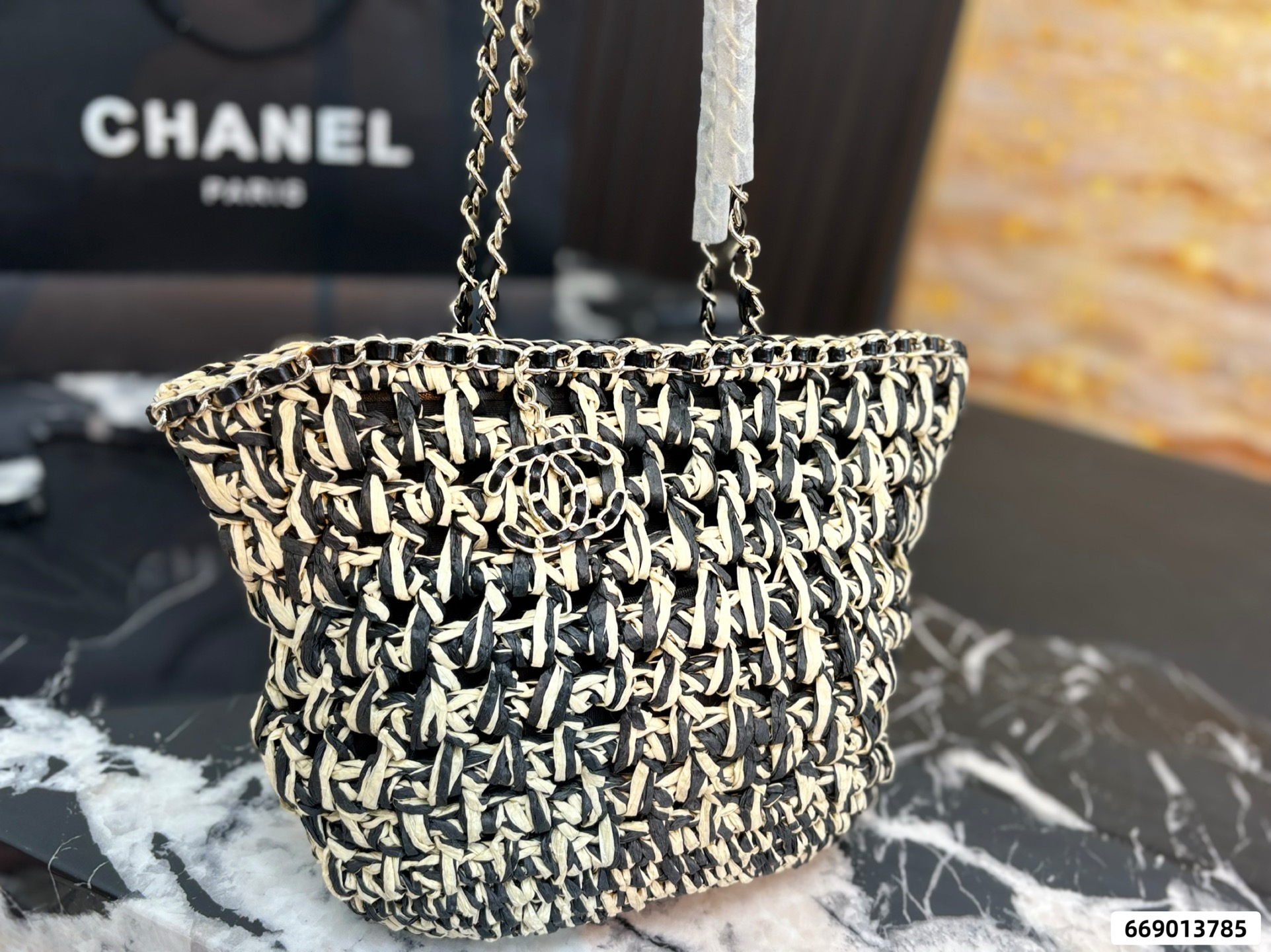 Chanel 23P Chain-Handled Woven Bag - Image 4