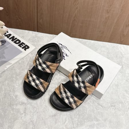 Burberry Children's Shoes - Image 2