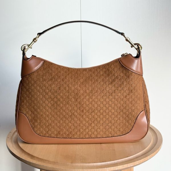 Gucci B medium shoulder bag