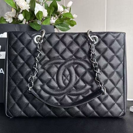 CHANEL Caviar Quilted Grand Shopping Tote GST Black - Image 2