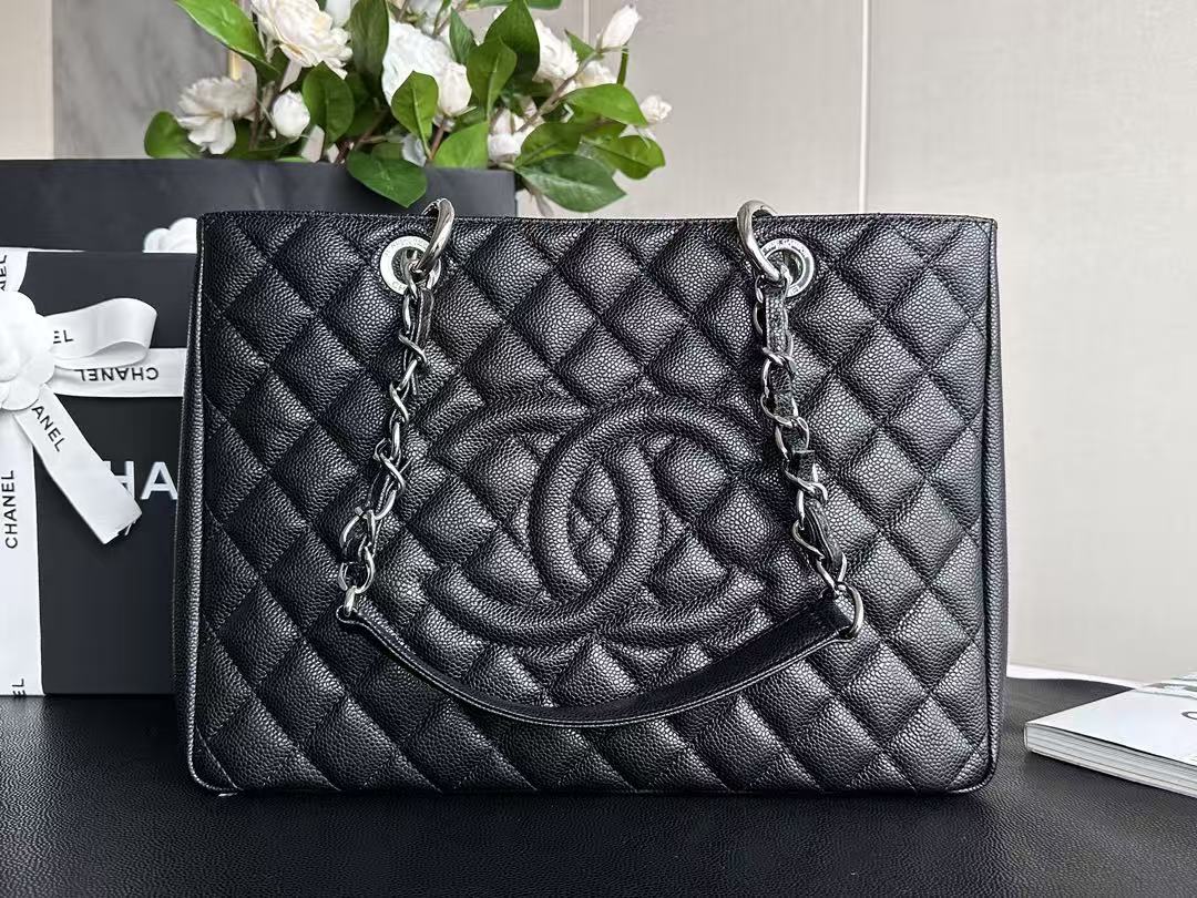 CHANEL Caviar Quilted Grand Shopping Tote GST Black - Image 2