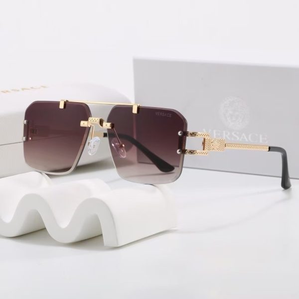 Versace Fashionable Sunglasses