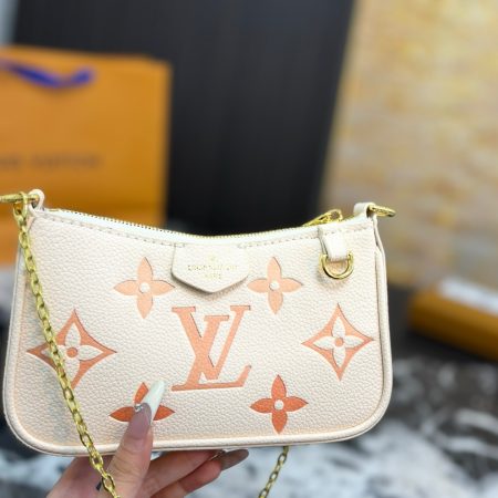 LV's Latest Mahjong Coin Purse - Image 9