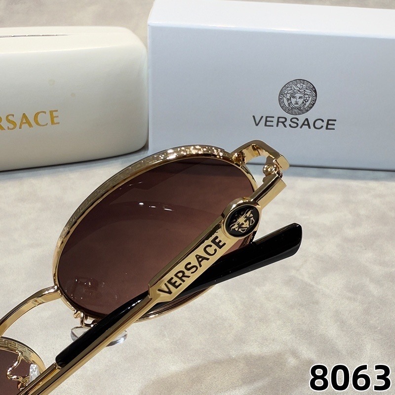 Versace Fashionable Sunglasses - Image 9