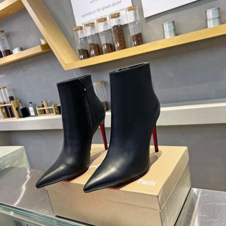Christian Louboutin So Kate Booty Heels - Image 3