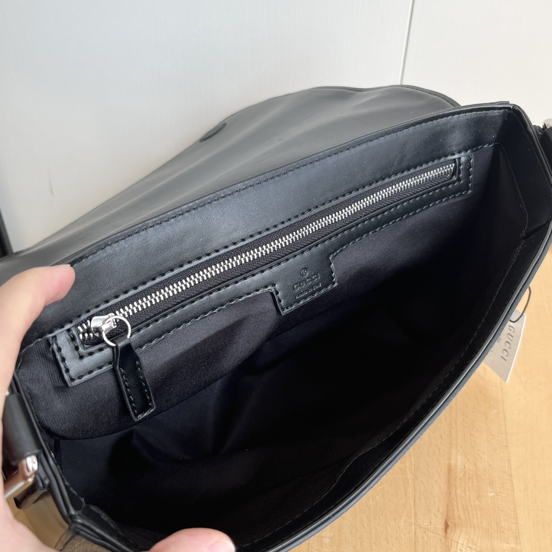 Gucci Supreme Canvas Bag - Image 8