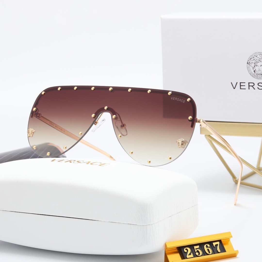 Versace Fashionable Sunglasses - Image 4