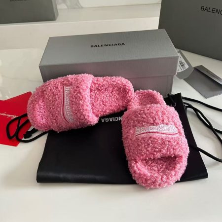Balenciaga Fall/Winter Fur-Lined Slippers - Image 5