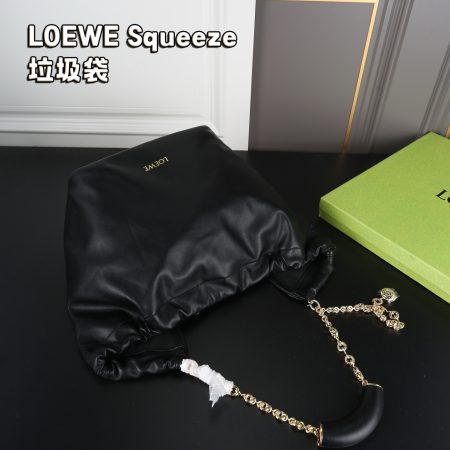 LOEWE Medium Squeeze bag - Image 2