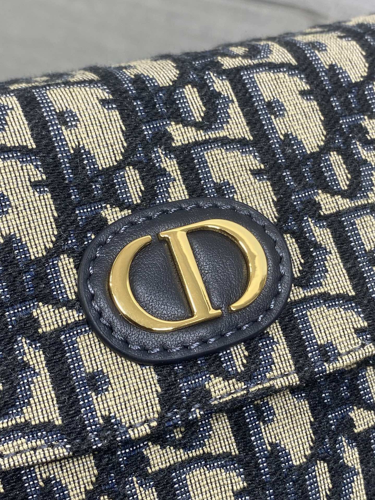 Dior 30 Montaigne Avenue Bag Oblique Blue - Image 3