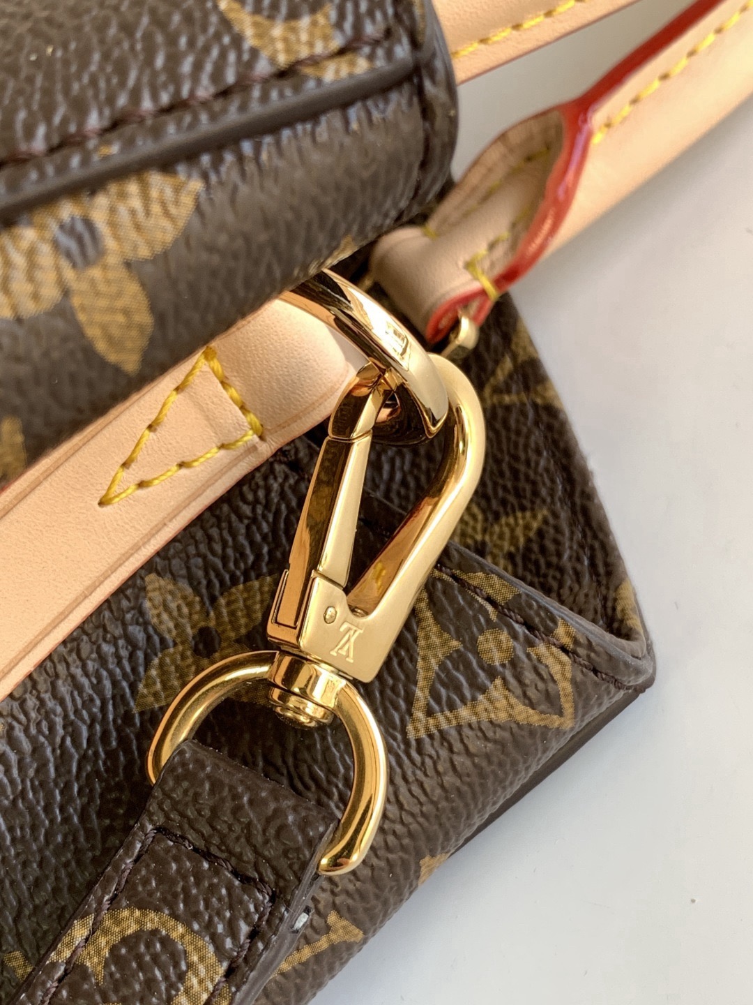 LV Montaigne Monogram Handbag Top Quality - Image 7