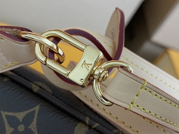 LV Pochette Accessoires M82766