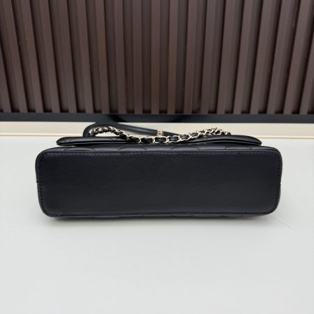 Chanel Large Flap Bag - Image 4