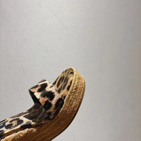 Dolce & Gabbana Straw Sandals - Image 8