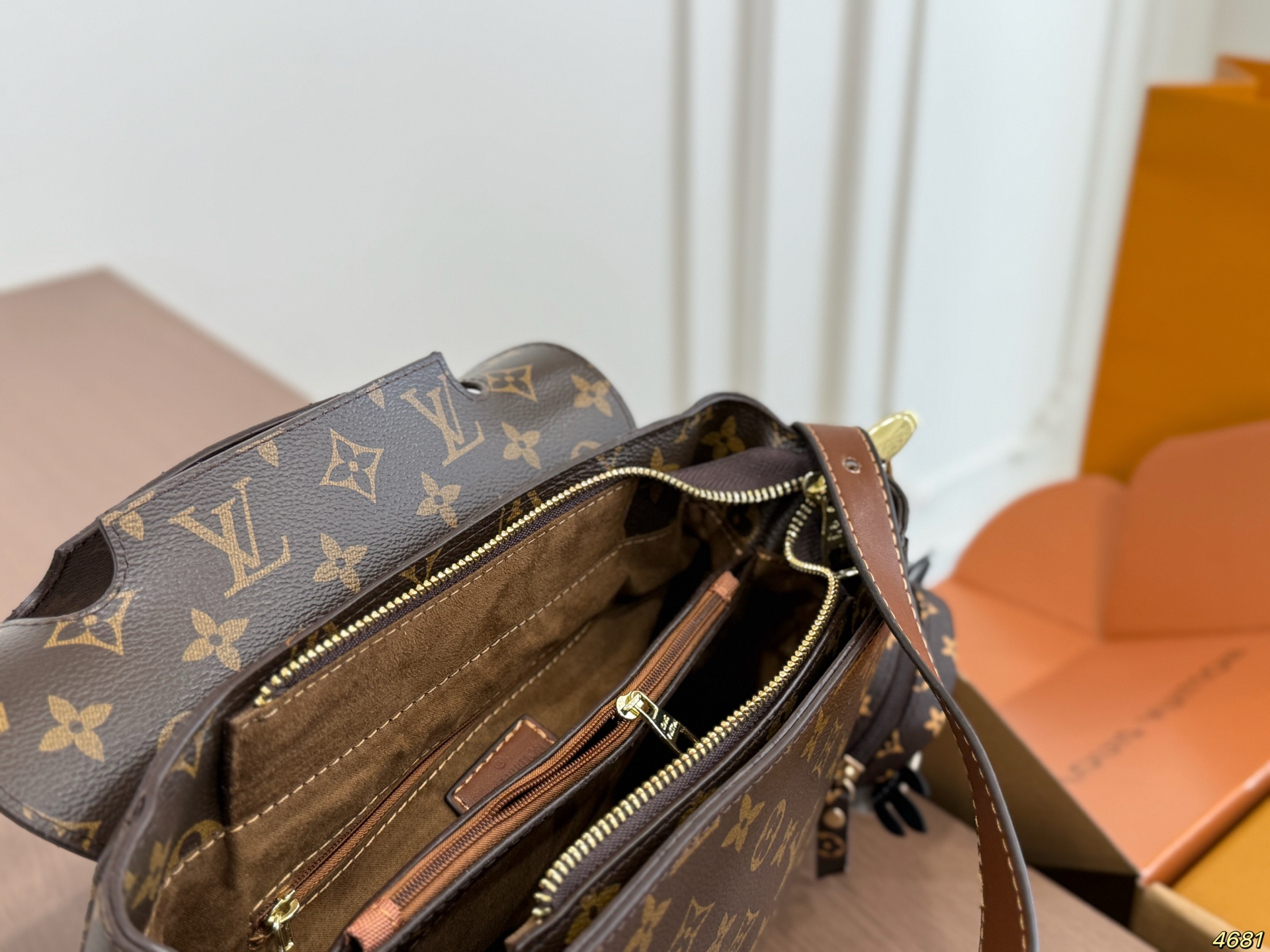 Lv Vintage Floral Handbag - Image 8