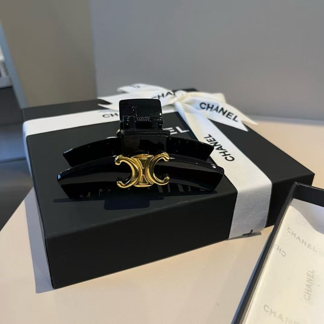 Celine New Hair Clip - Image 1