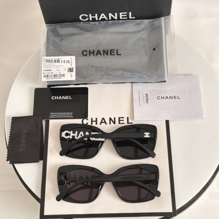 Square Sunglasses - Image 5