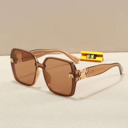 Miu Miu Fashionable Sunglasses - Image 5