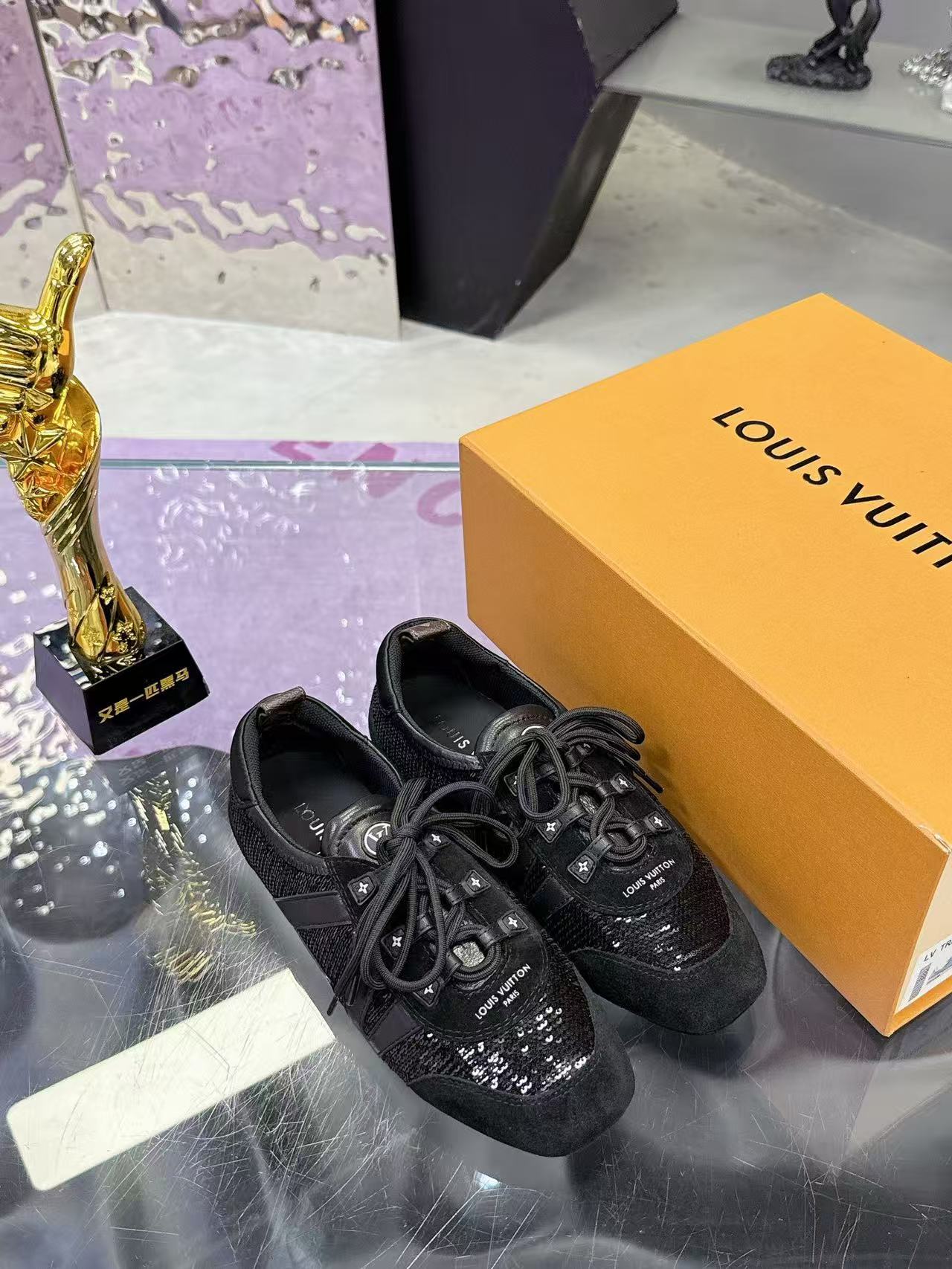 LV Sneakerina Casual Shoes - Image 5