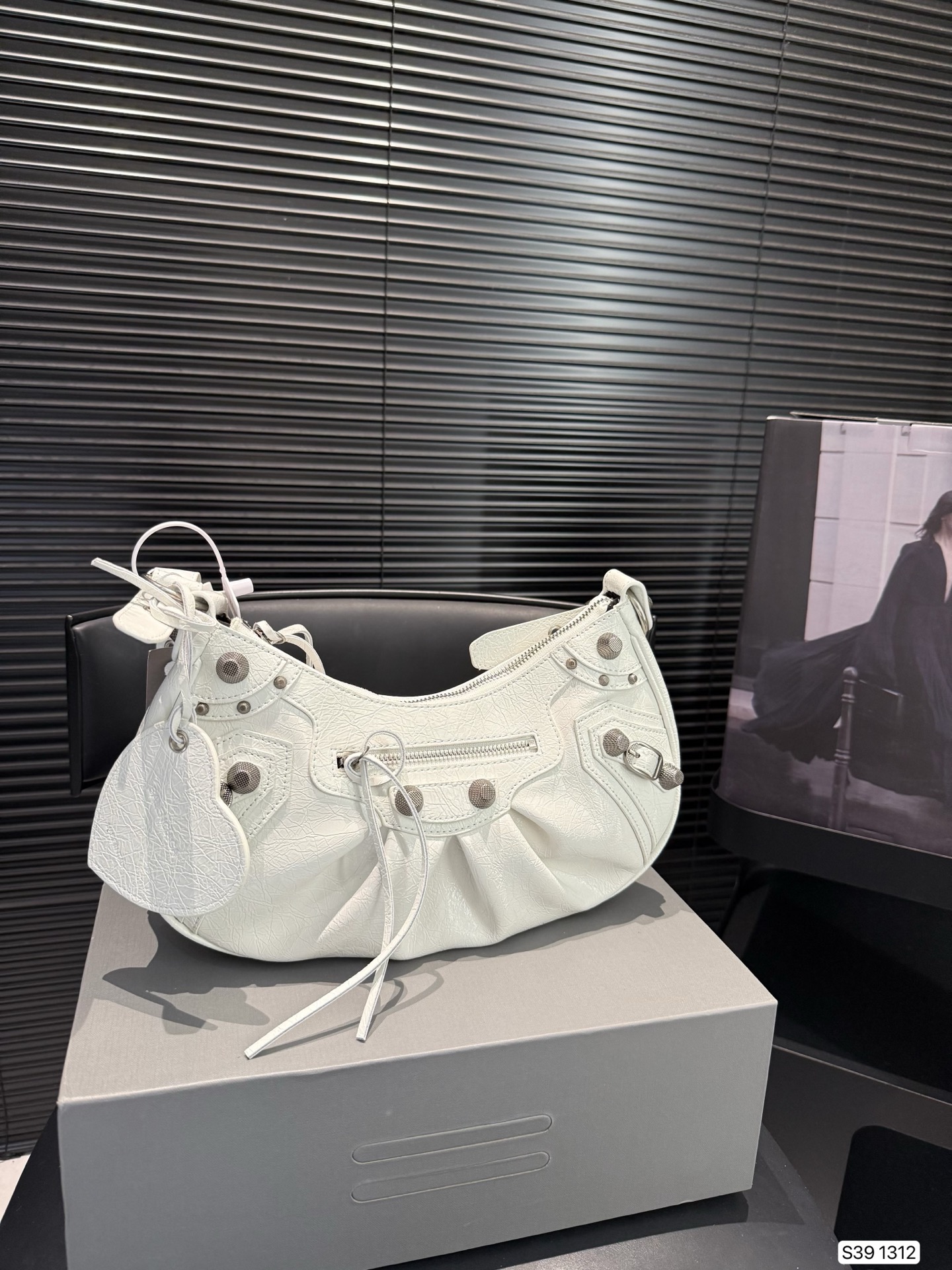 Balenciaga Half-Moon Underarm Bag - Image 3