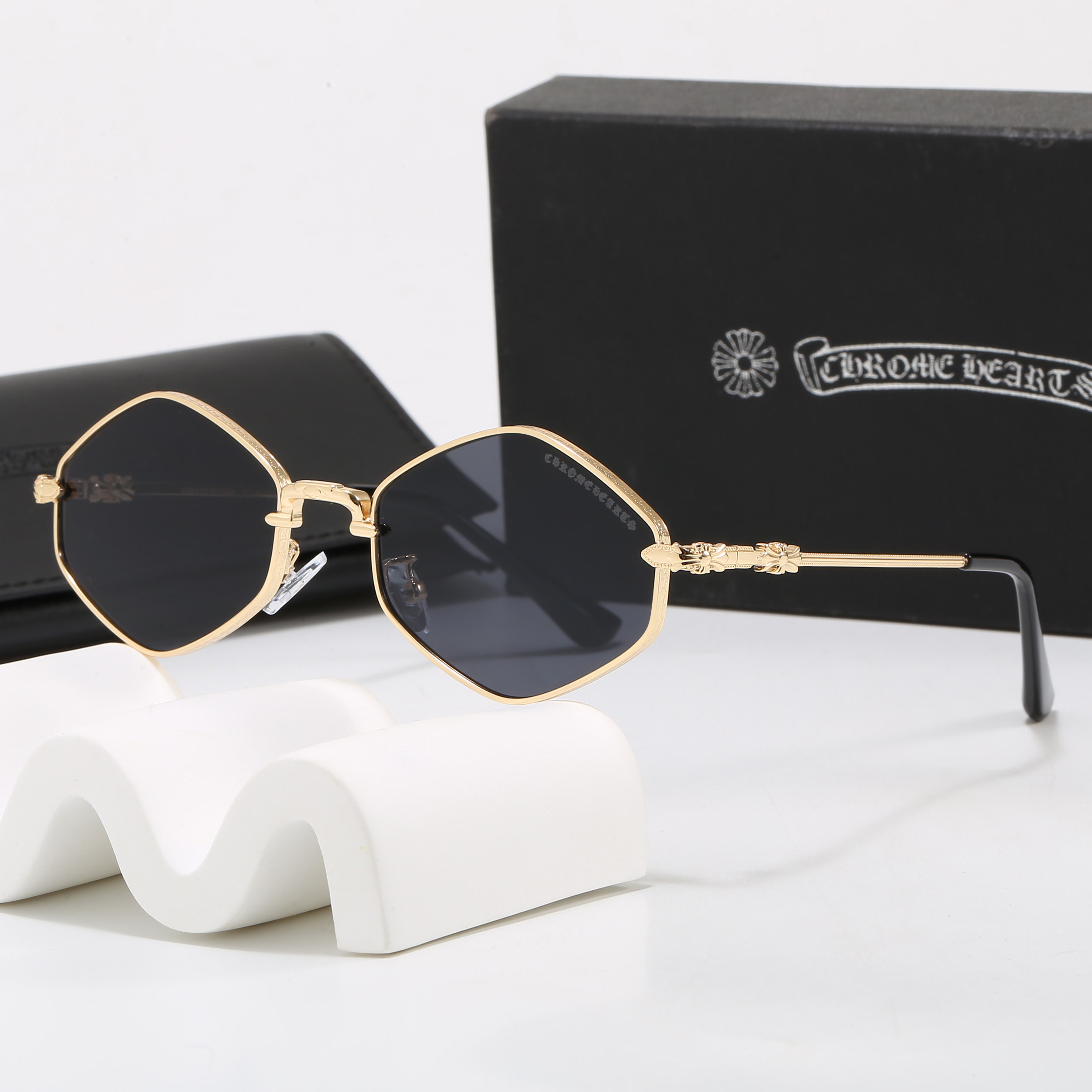 Chrome Hearts Fashionable Sunglasses - Image 6