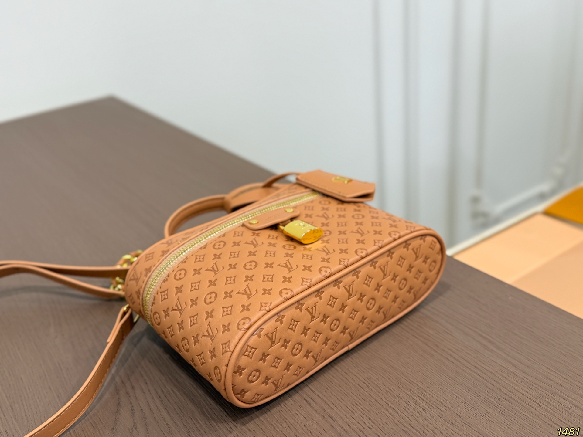 LV Nice BB Vintage Makeup Bag - Image 7