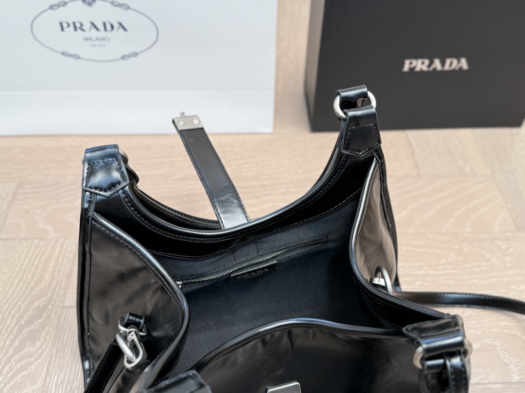 Prada push-lock Leather Tote Bag - Image 6