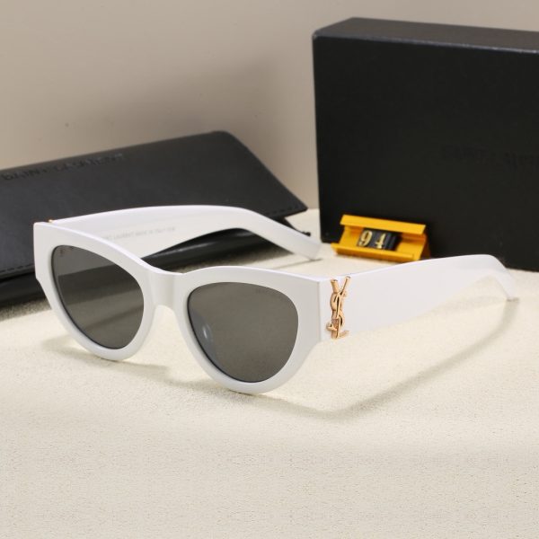 Saint Laurent Fashionable Sunglasses