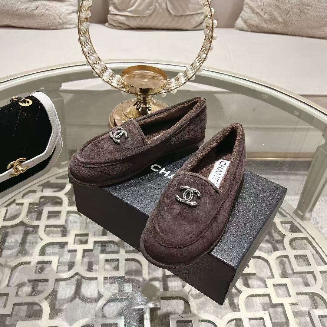 Chanel Loafers in Brown Suede - Image 6