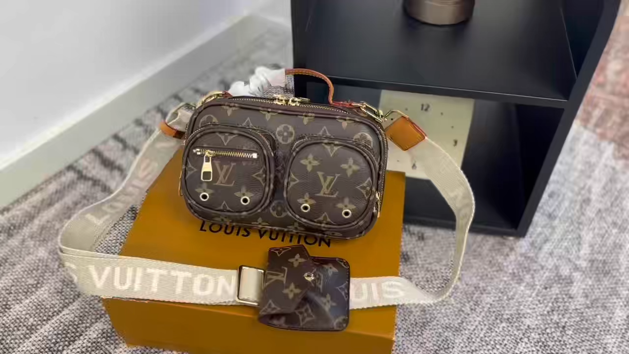 LV Reporter Camera Bag - Image 2