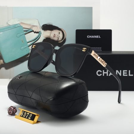 Chanel Fashionable Sunglasses - Image 6