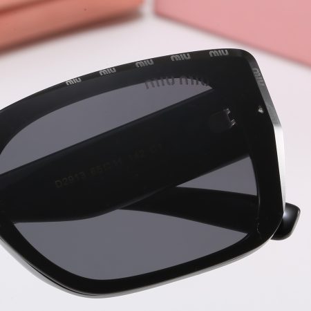 Miu Miu Fashionable Sunglasses - Image 9