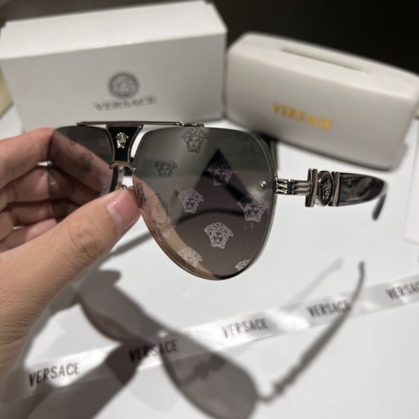 Versace Fashionable Sunglasses