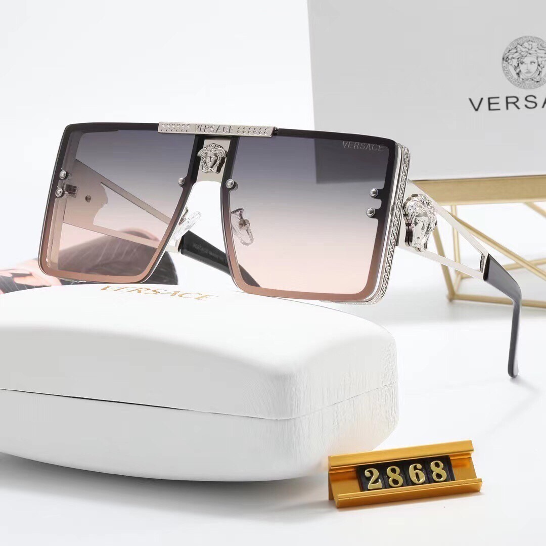 Versace Fashionable Sunglasses - Image 4