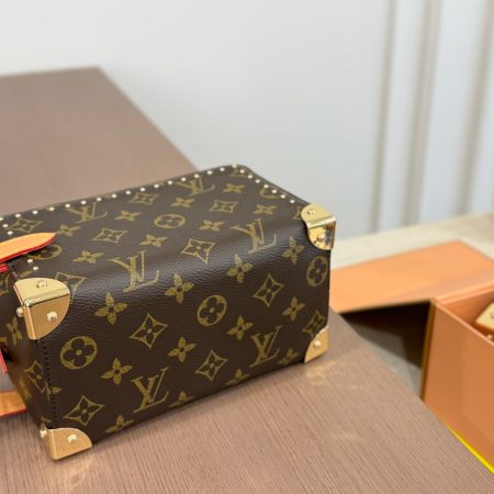 LV Locker Dopp Kit Trunk Monogram Bag - Image 6