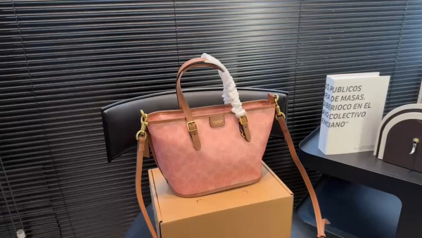 Coach Taxi Tote 21 Pink Tote Bag