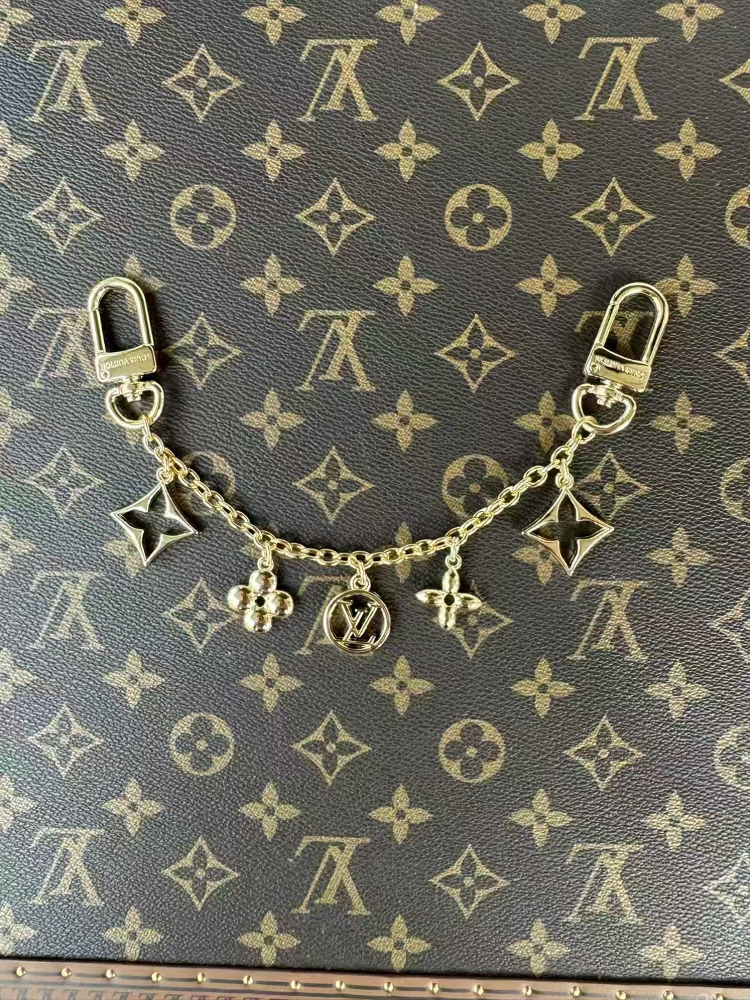 LV Bagchain Keychain - Image 1