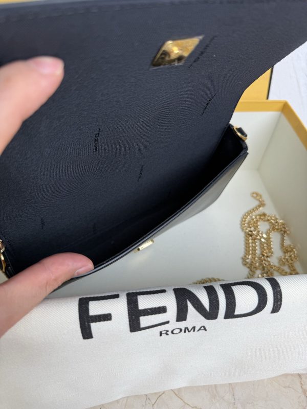 Fendi Fendigraphy Messenger bag 10A