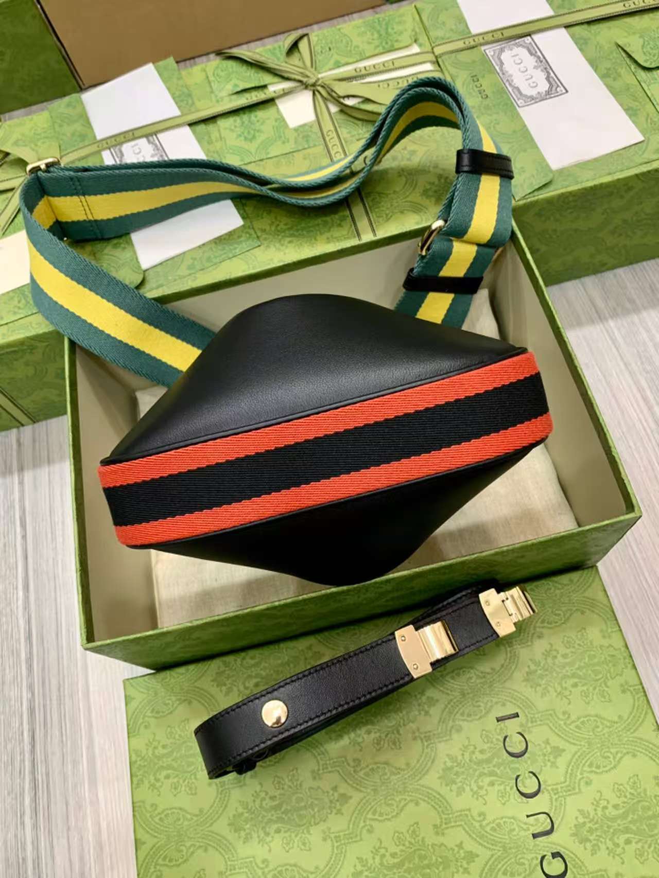 Gucci Attache Small Shoulder Bag - Image 11
