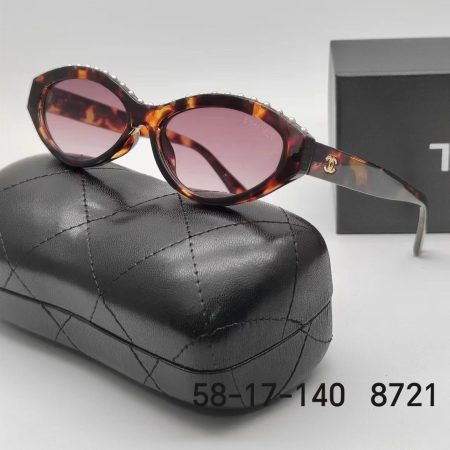 Chanel Fashionable Sunglasses - Image 3