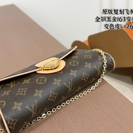 LV Underarm Bag - Image 8