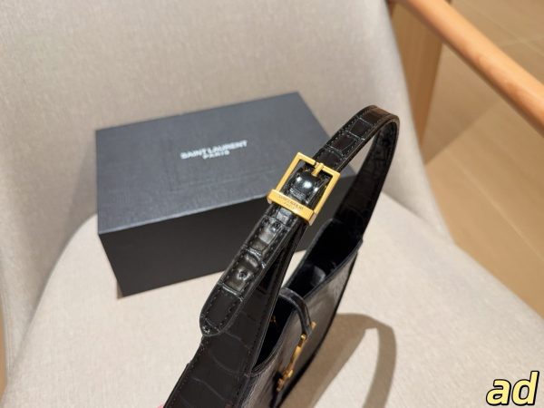 Saint Laurent Le 5 à 7 Hobo Shoulder Bag