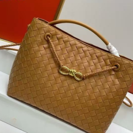 BV Small / Medium Andiamo Bag - Image 4