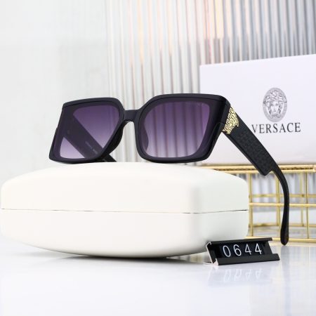 Versace Fashionable Sunglasses - Image 7
