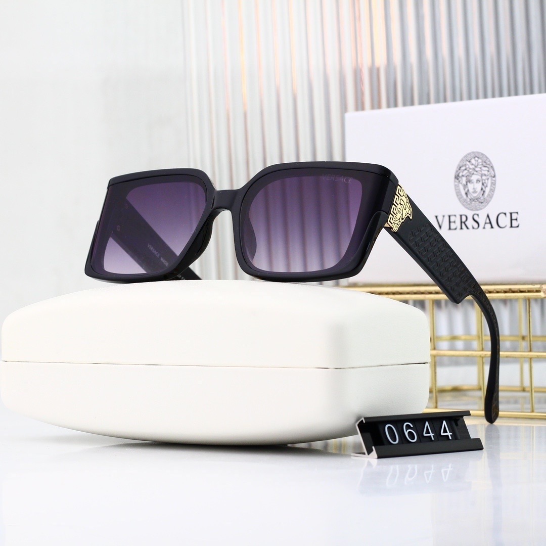 Versace Fashionable Sunglasses - Image 7
