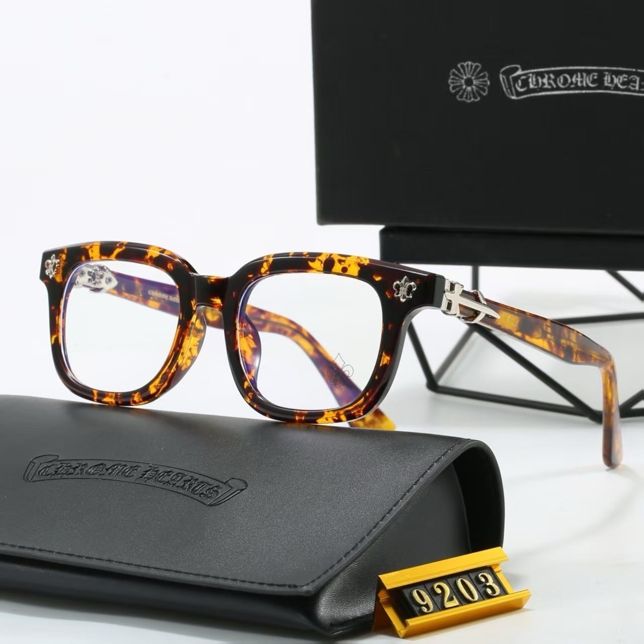 Chrome Hearts Fashionable Sunglasses - Image 4