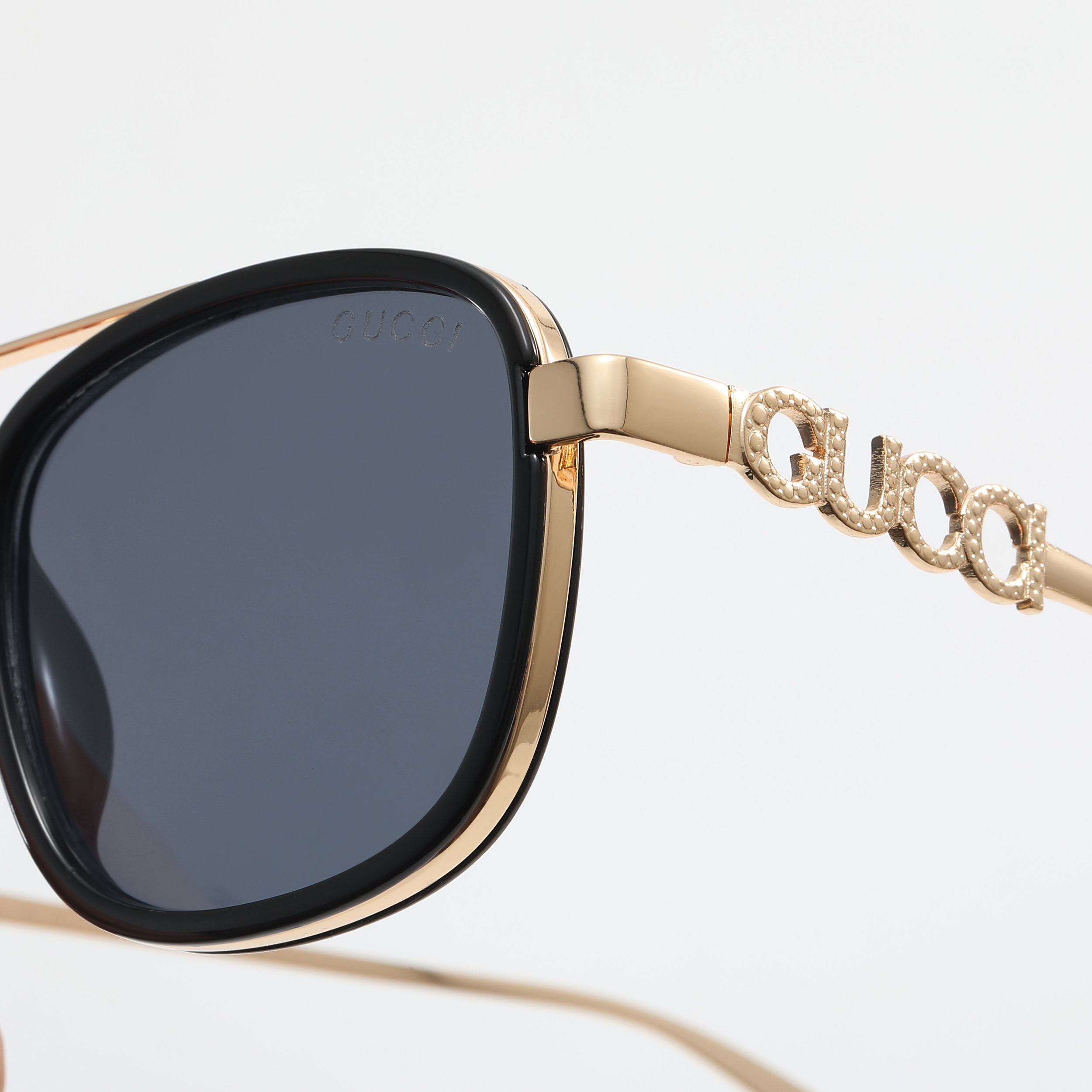 Gucci Fashionable Sunglasses - Image 9