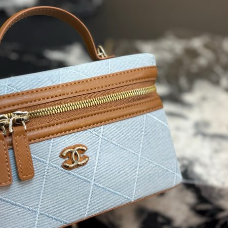 Chanel Resort Collection Denim Lunchbox Bag - Image 4