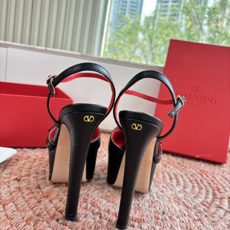 Valentino Garavani Crasher Platfrom Pumps - Image 12