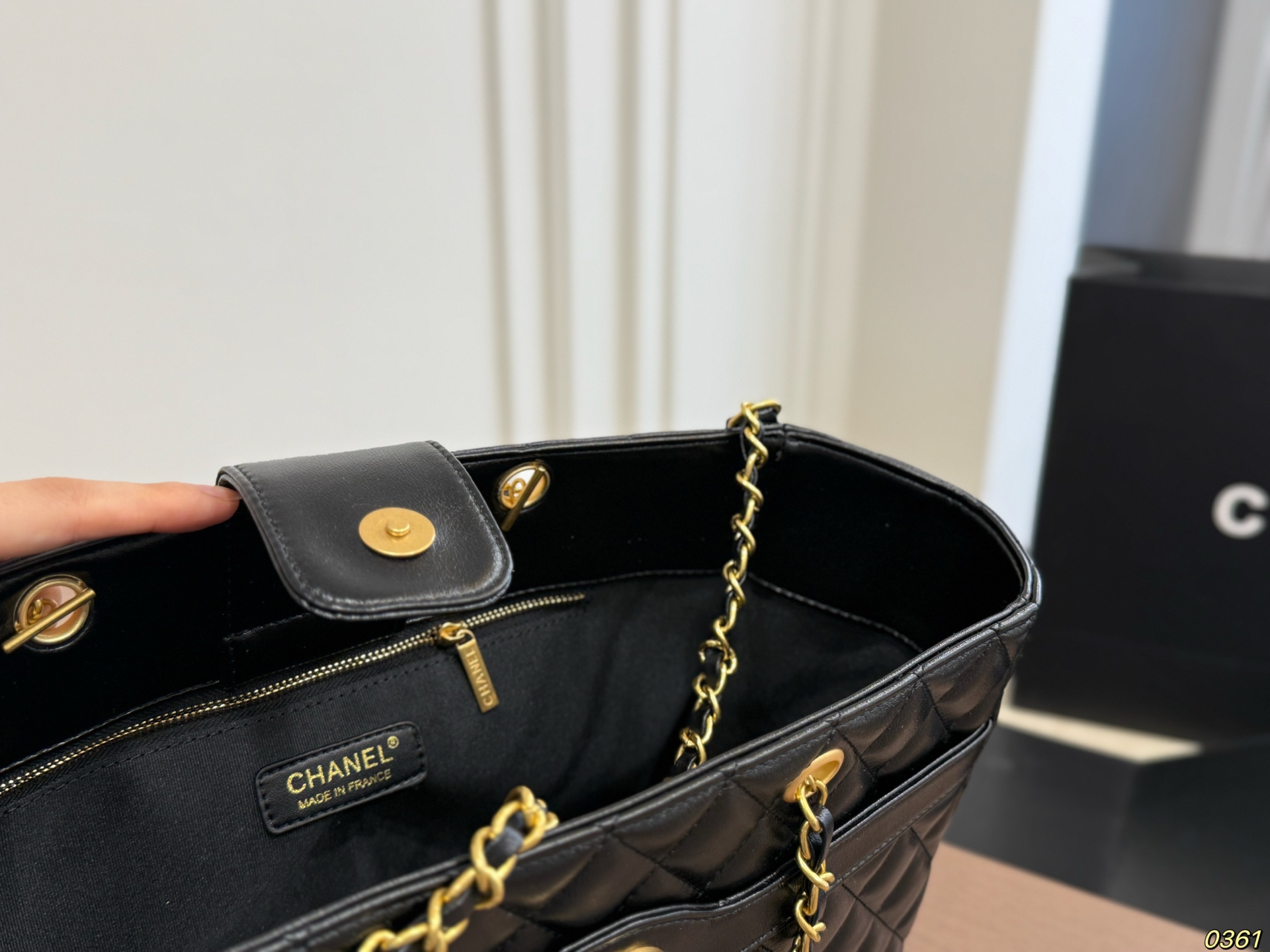 Chanel Quilted Tote Bag - Image 9
